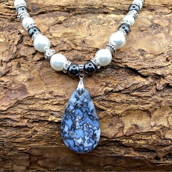 Obsidian & Pearls Statement Piece Necklace - Picture 1 of 7